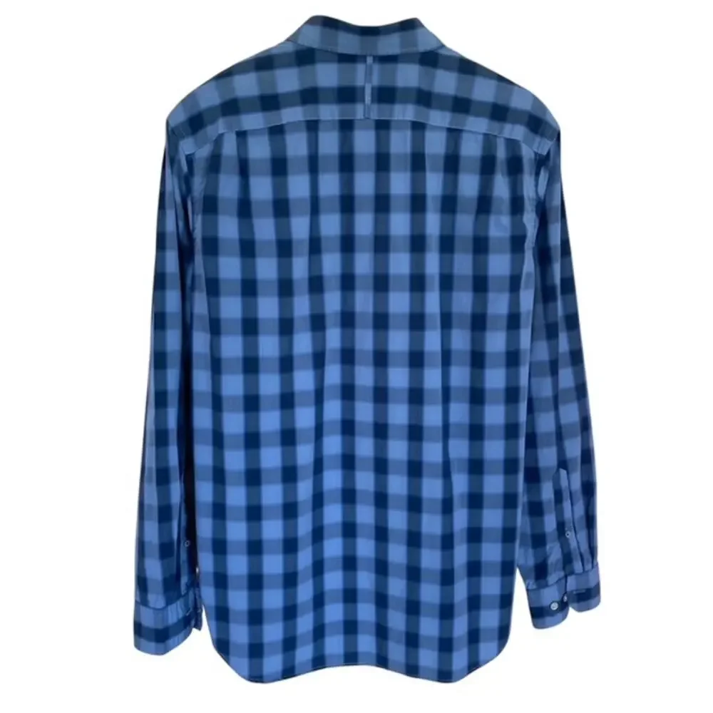 Banana Republic Navy and Blue Plaid Soft Wash Button Down - Large
